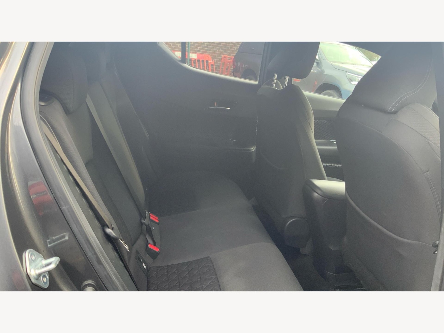 Used Toyota C-HR 2021 for sale - 76965670: Photo 14
