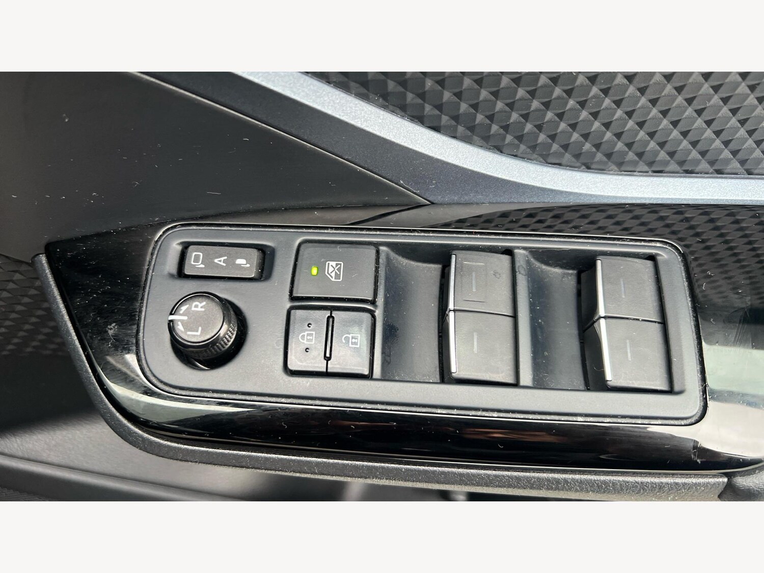 Used Toyota C-HR for sale - 77496058: Photo 26