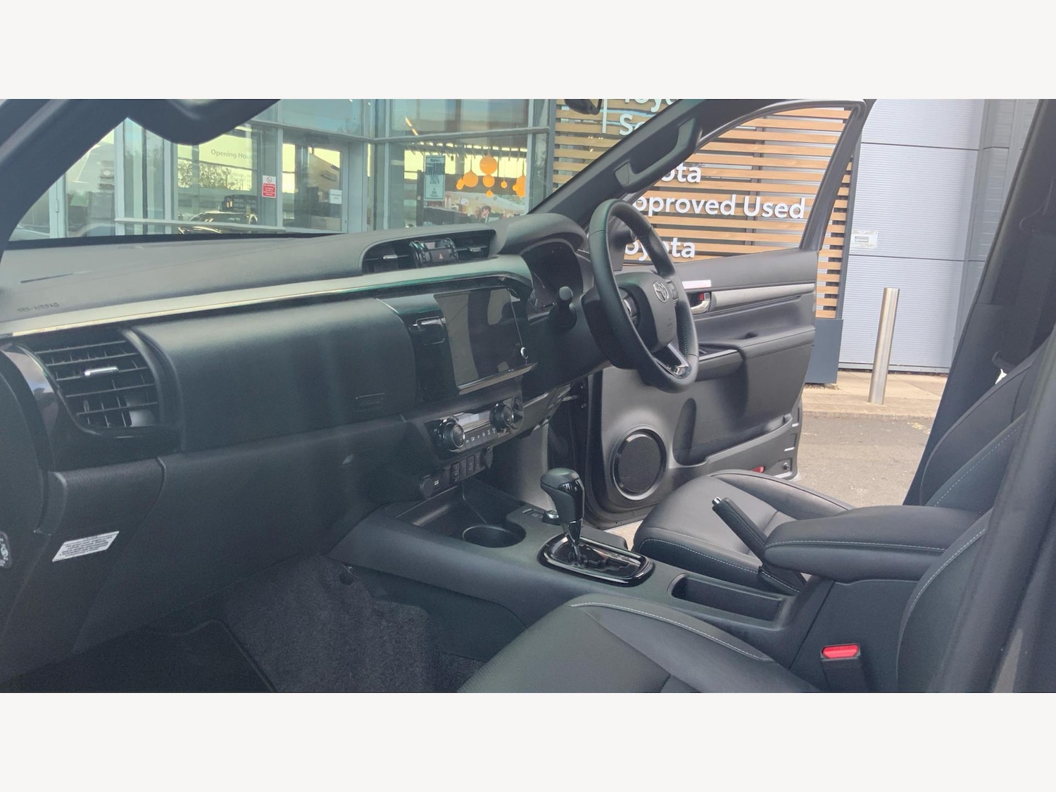 Used Toyota Hilux 2025 for sale - 76189838: Photo 12