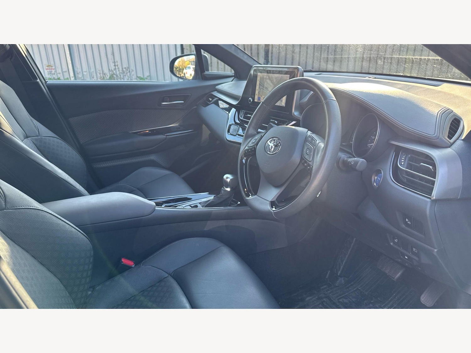 Used Toyota C-HR 2023 for sale - 77977879: Photo 13