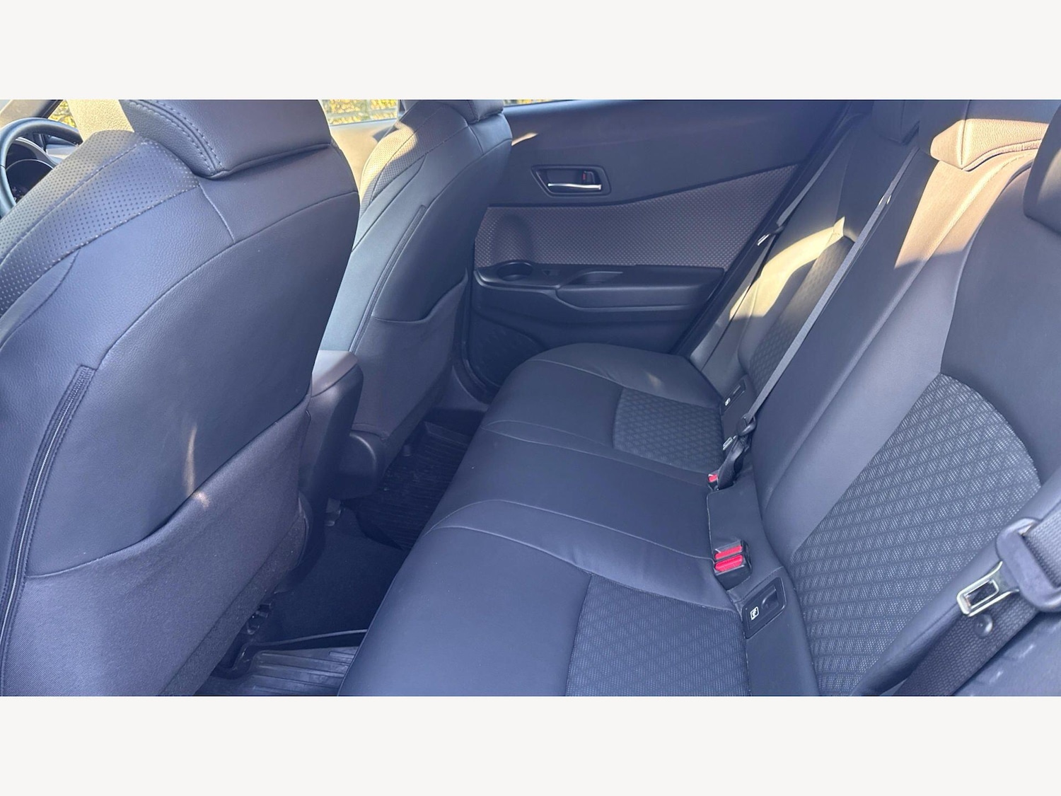 Used Toyota C-HR 2023 for sale - 77977879: Photo 15