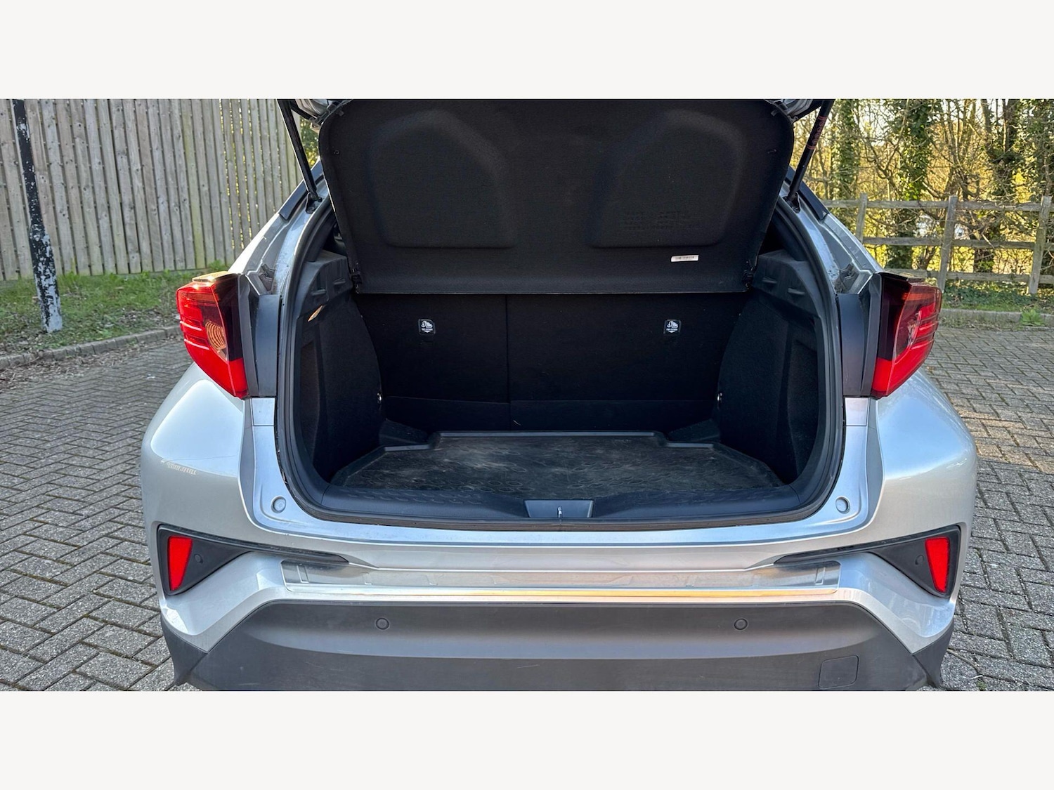 Used Toyota C-HR 2023 for sale - 77977879: Photo 16