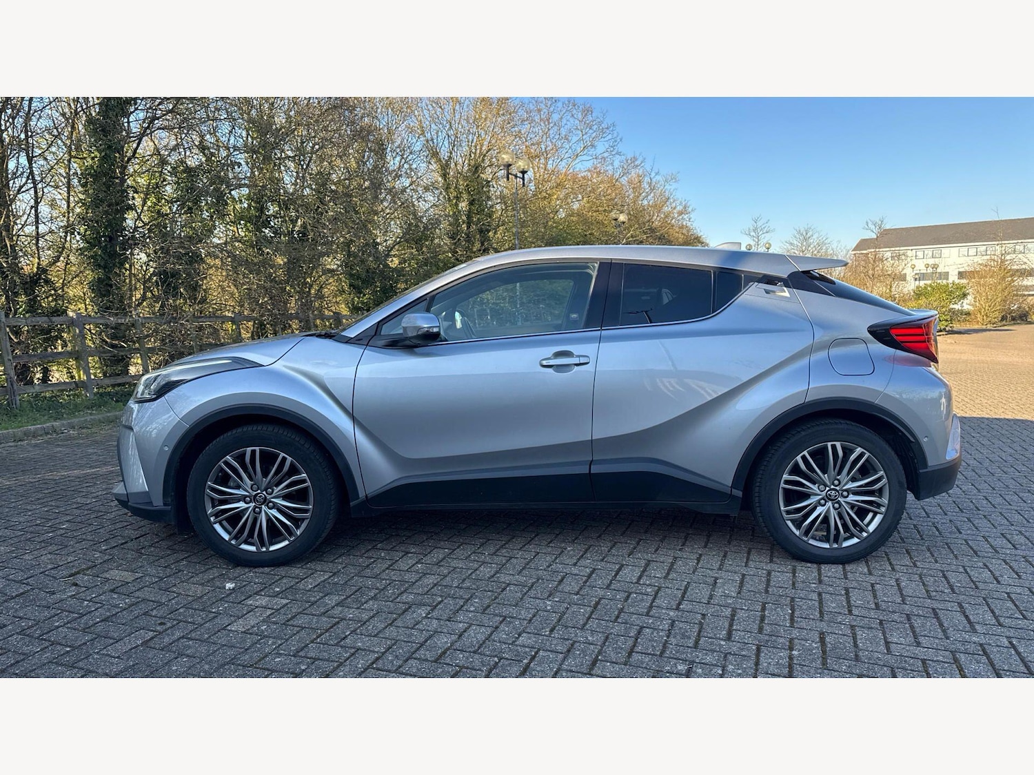 Used Toyota C-HR 2023 for sale - 77977879: Photo 19