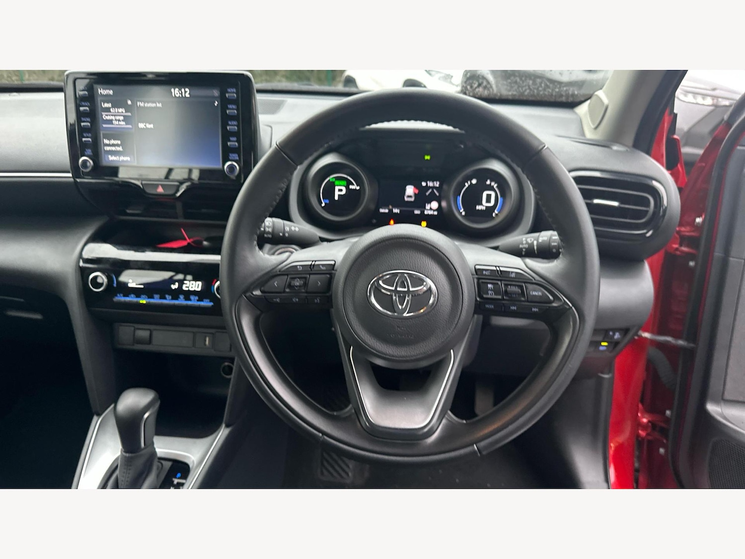 Used Toyota Yaris Cross 2024 for sale - 77238514: Photo 10