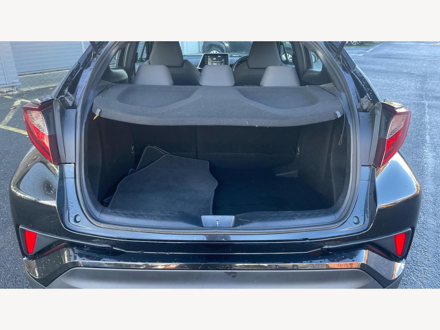 Used Toyota C-HR 2023 for sale - 77633055: Photo 16