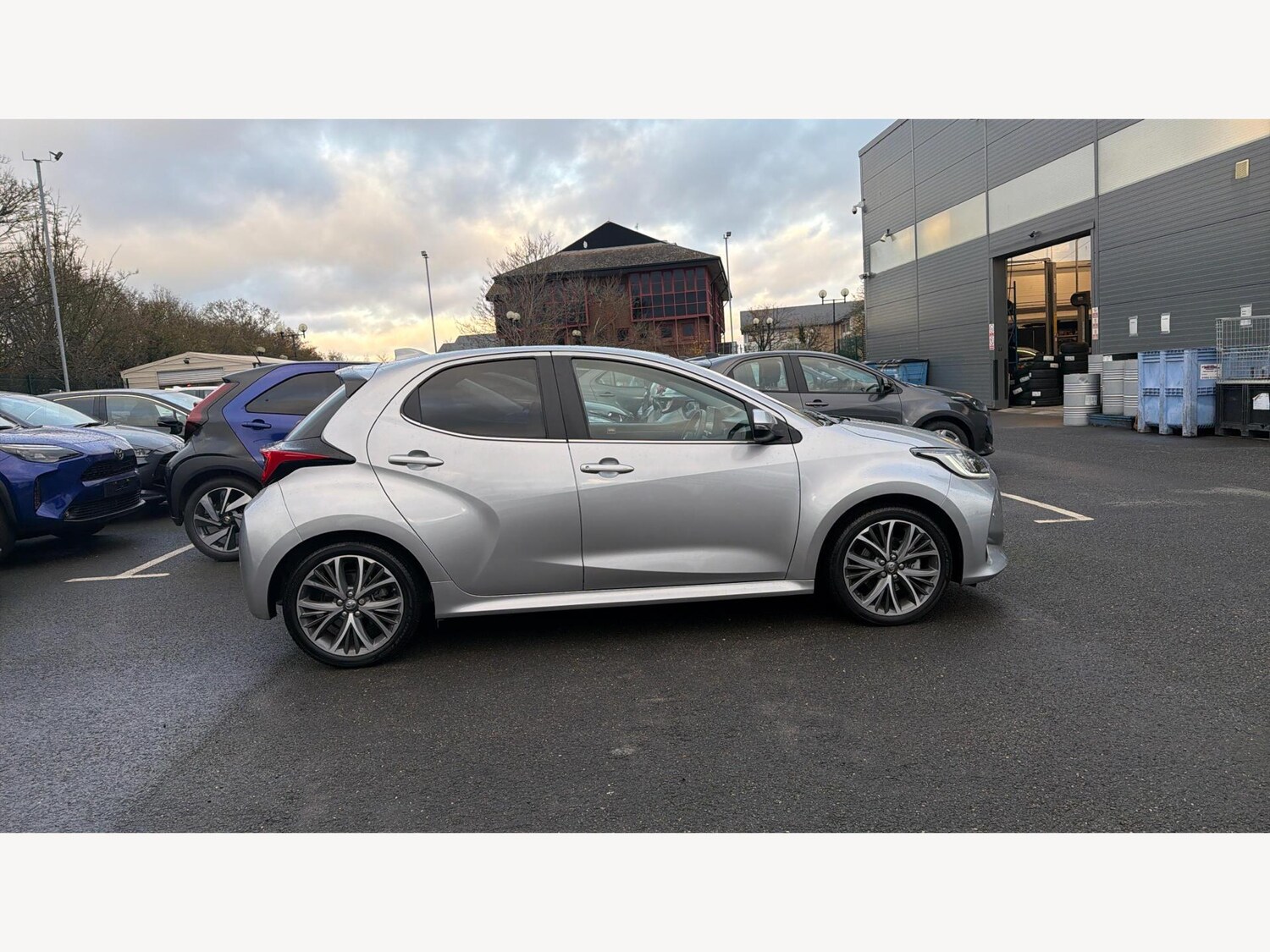 Used Toyota Yaris for sale - 77050056: Photo 18