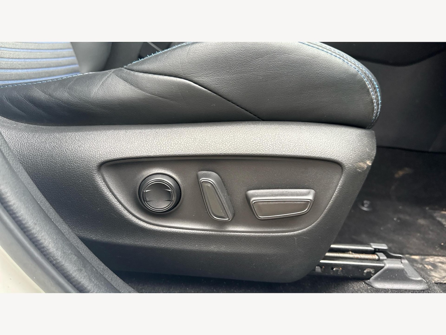 Used Toyota RAV4 2021 for sale - 76780593: Photo 25