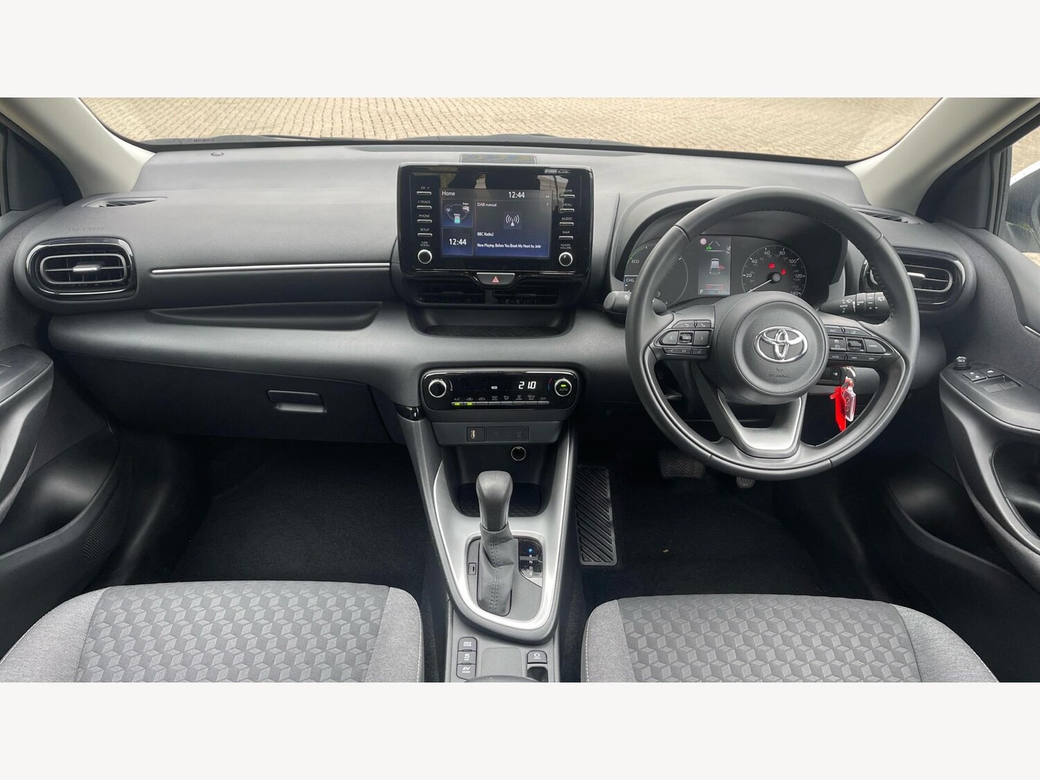 Used Toyota Yaris 2023 for sale - 77066898: Photo 7