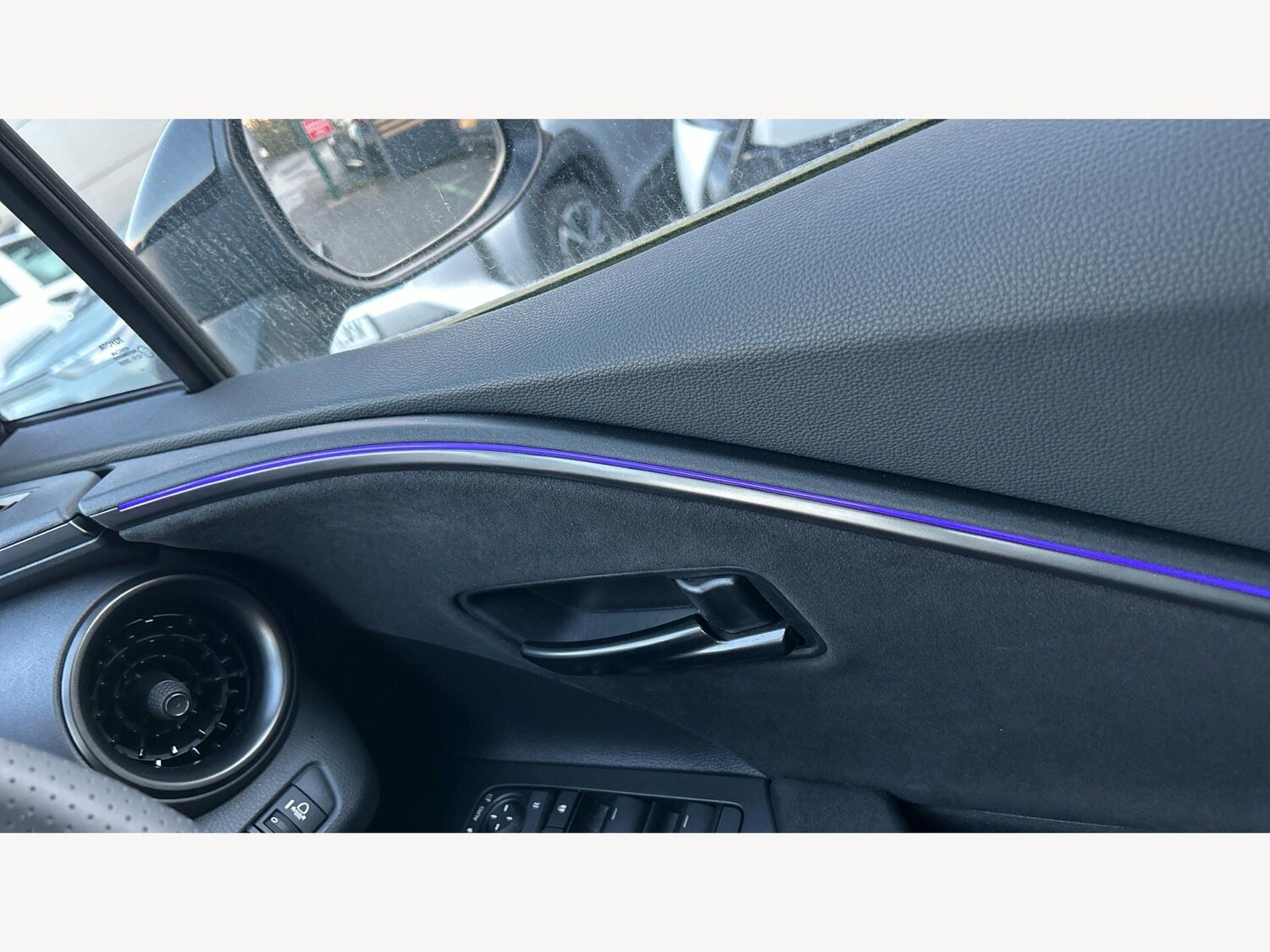 Used Toyota C-HR 2024 for sale - 78136087: Photo 25