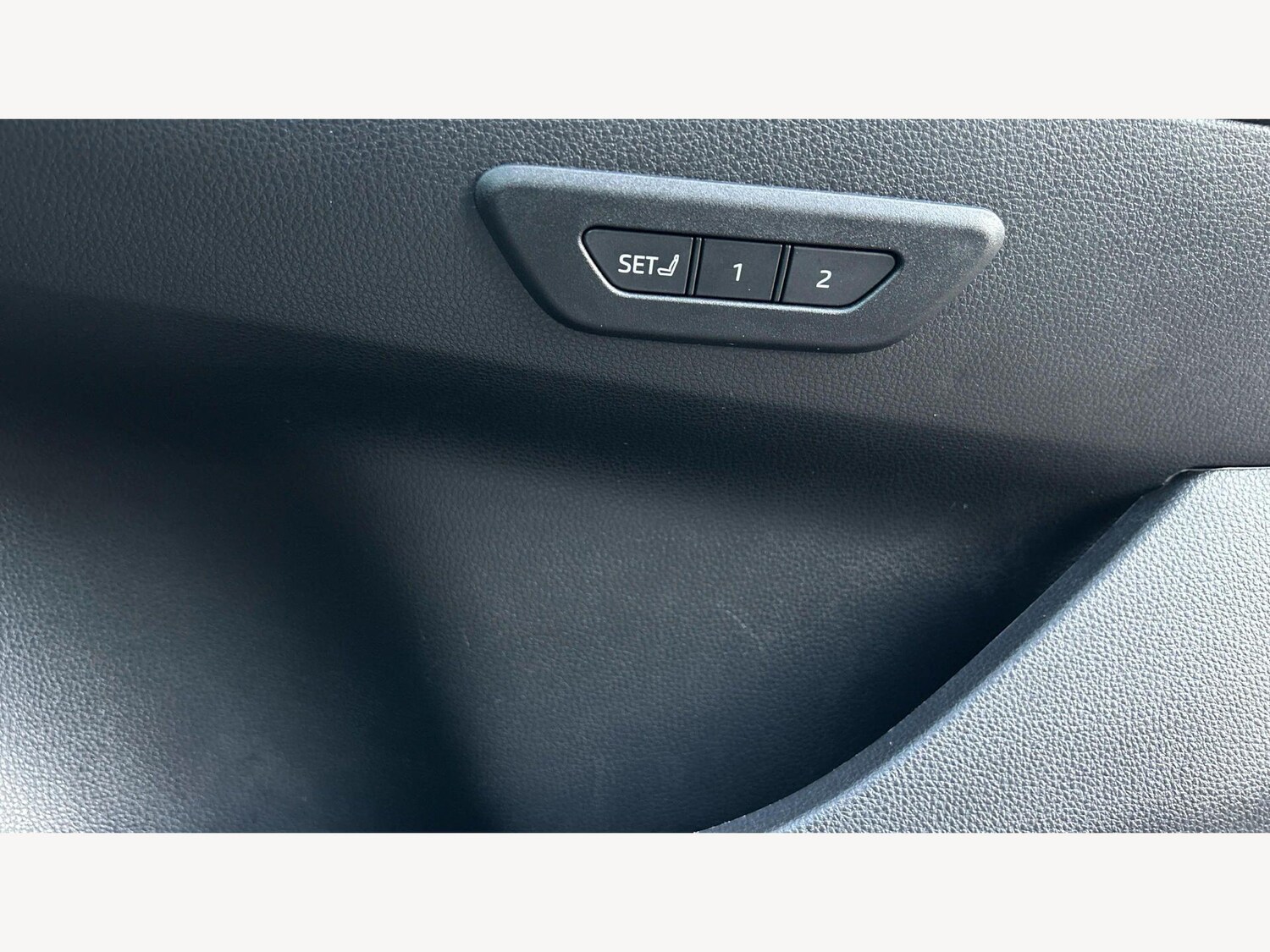 Used Toyota C-HR 2024 for sale - 78136087: Photo 27