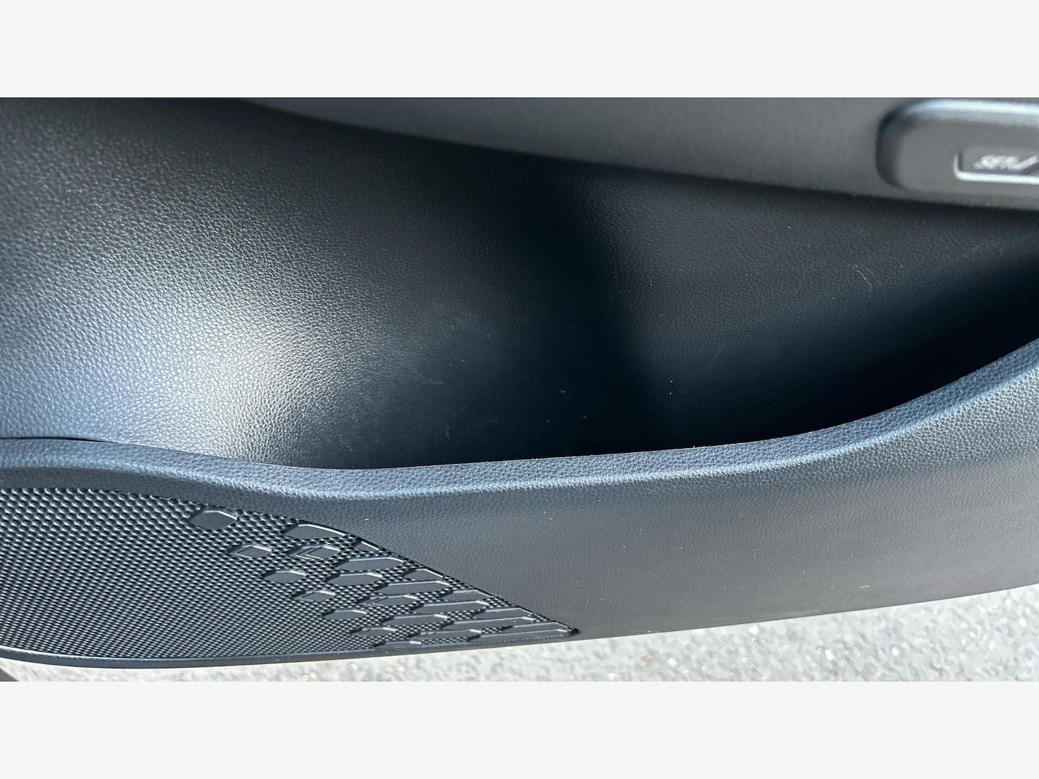 Used Toyota C-HR 2024 for sale - 78136087: Photo 28