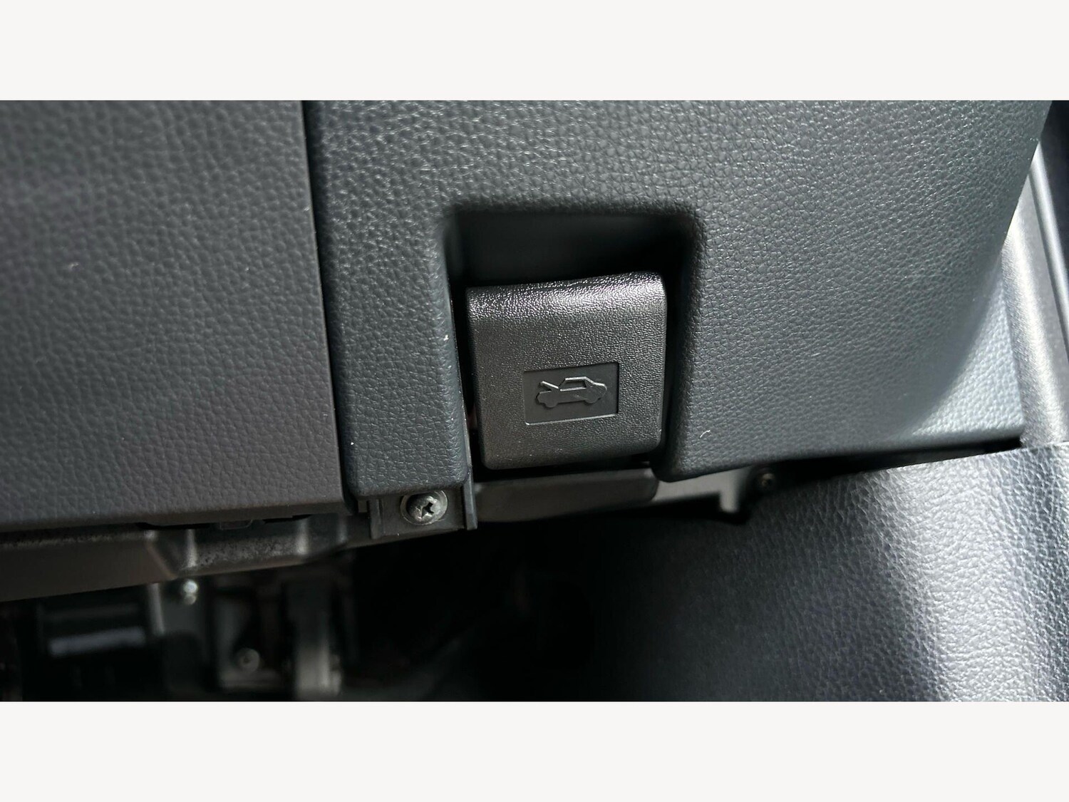 Used Toyota C-HR 2024 for sale - 78136087: Photo 31