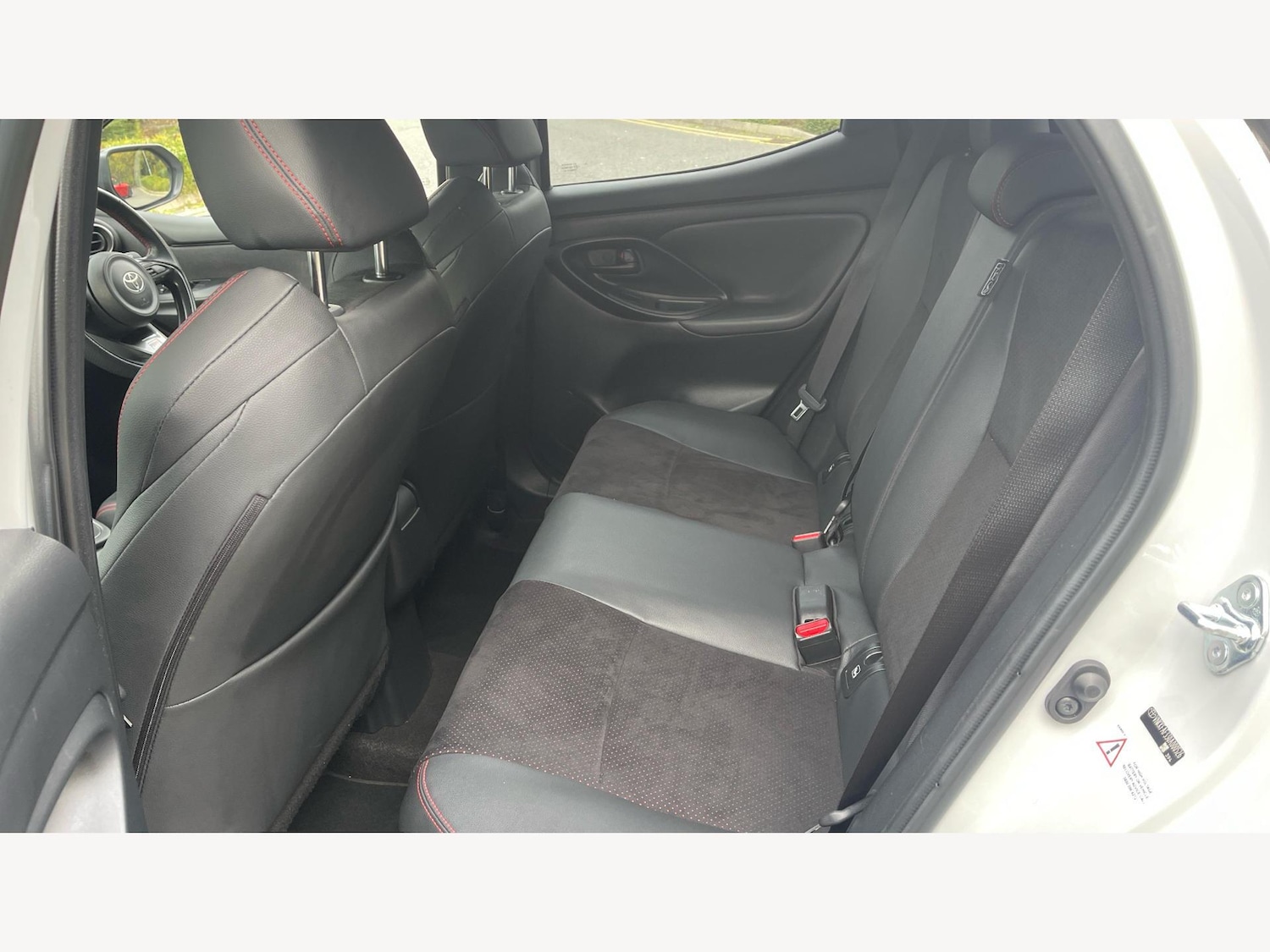 Used Toyota Yaris 2024 for sale - 77646128: Photo 15