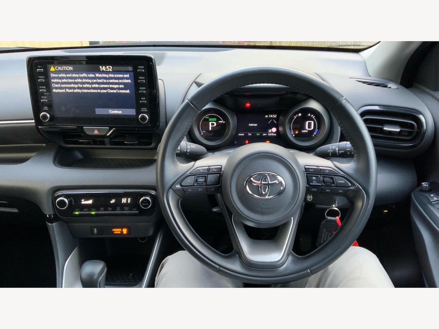 Used Toyota Yaris 2022 for sale - 76644857: Photo 8