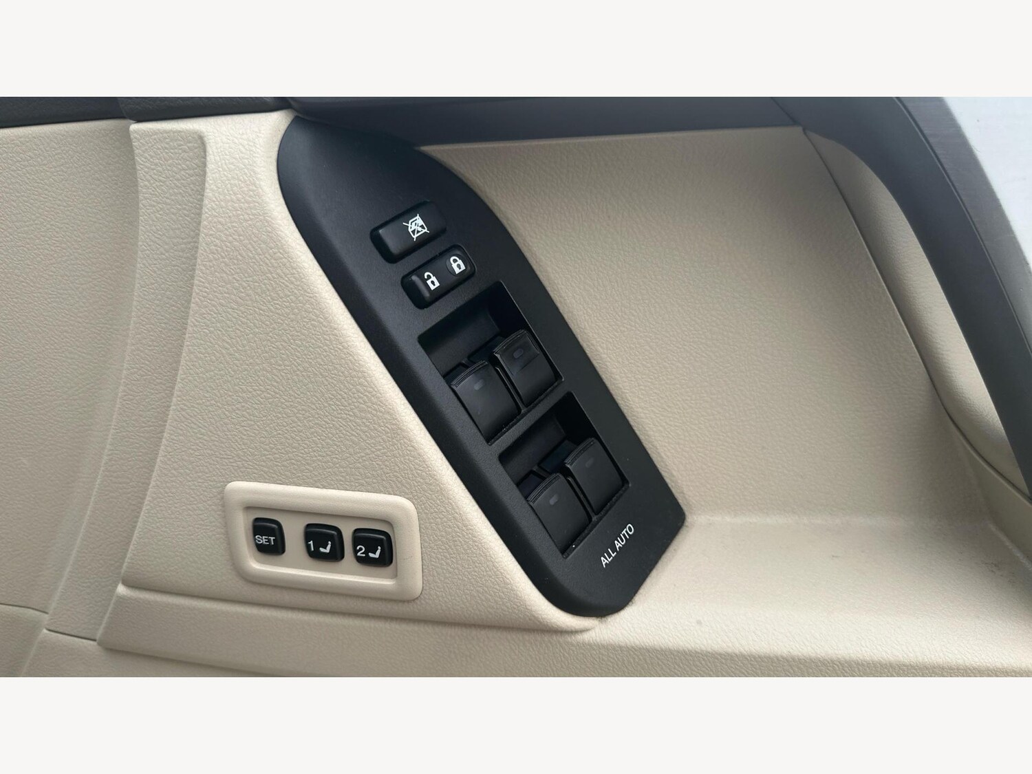Used Toyota Land Cruiser for sale - 76381347: Photo 33