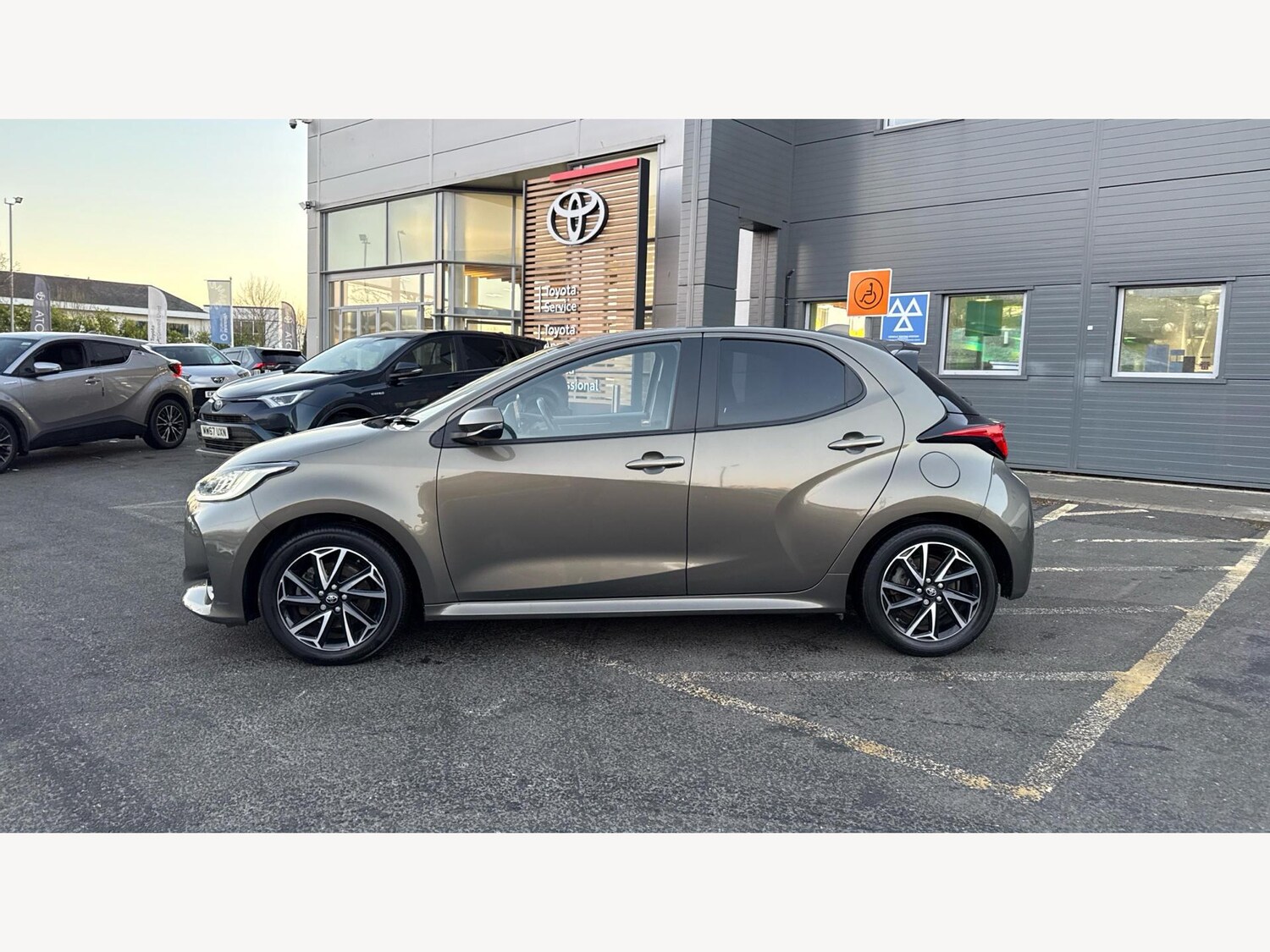 Used Toyota Yaris 2022 for sale - 77143168: Photo 19