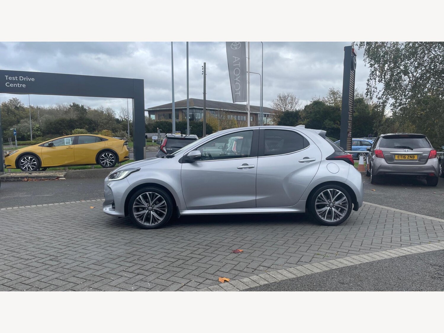 Used Toyota Yaris 2022 for sale - 76473721: Photo 19