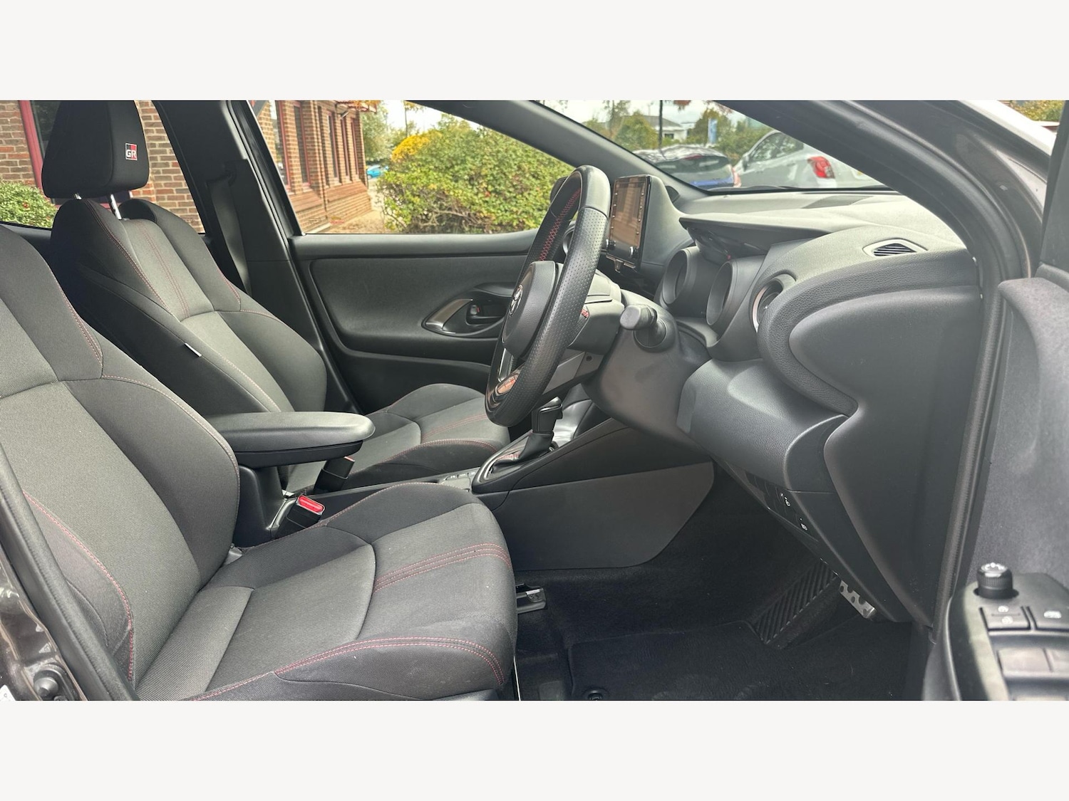 Used Toyota Yaris 2023 for sale - 76337642: Photo 13