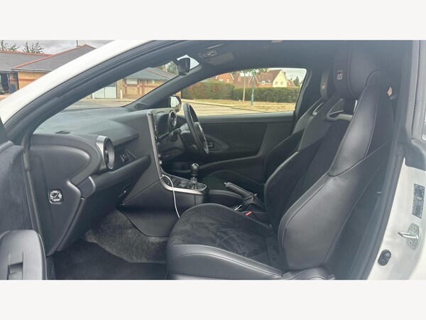 Used Toyota Yaris 2024 for sale - 76239472: Photo 12