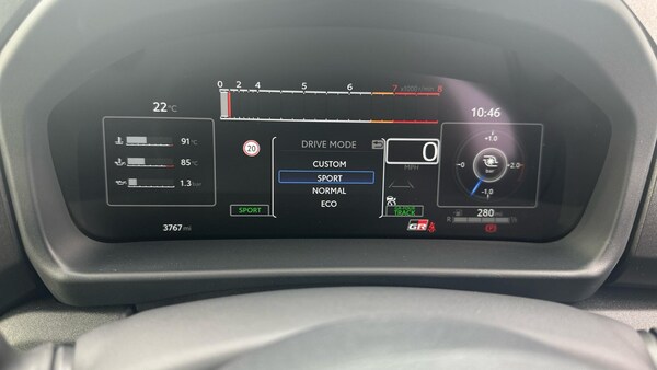 Used Toyota Yaris 2024 for sale - 76239472: Photo 41