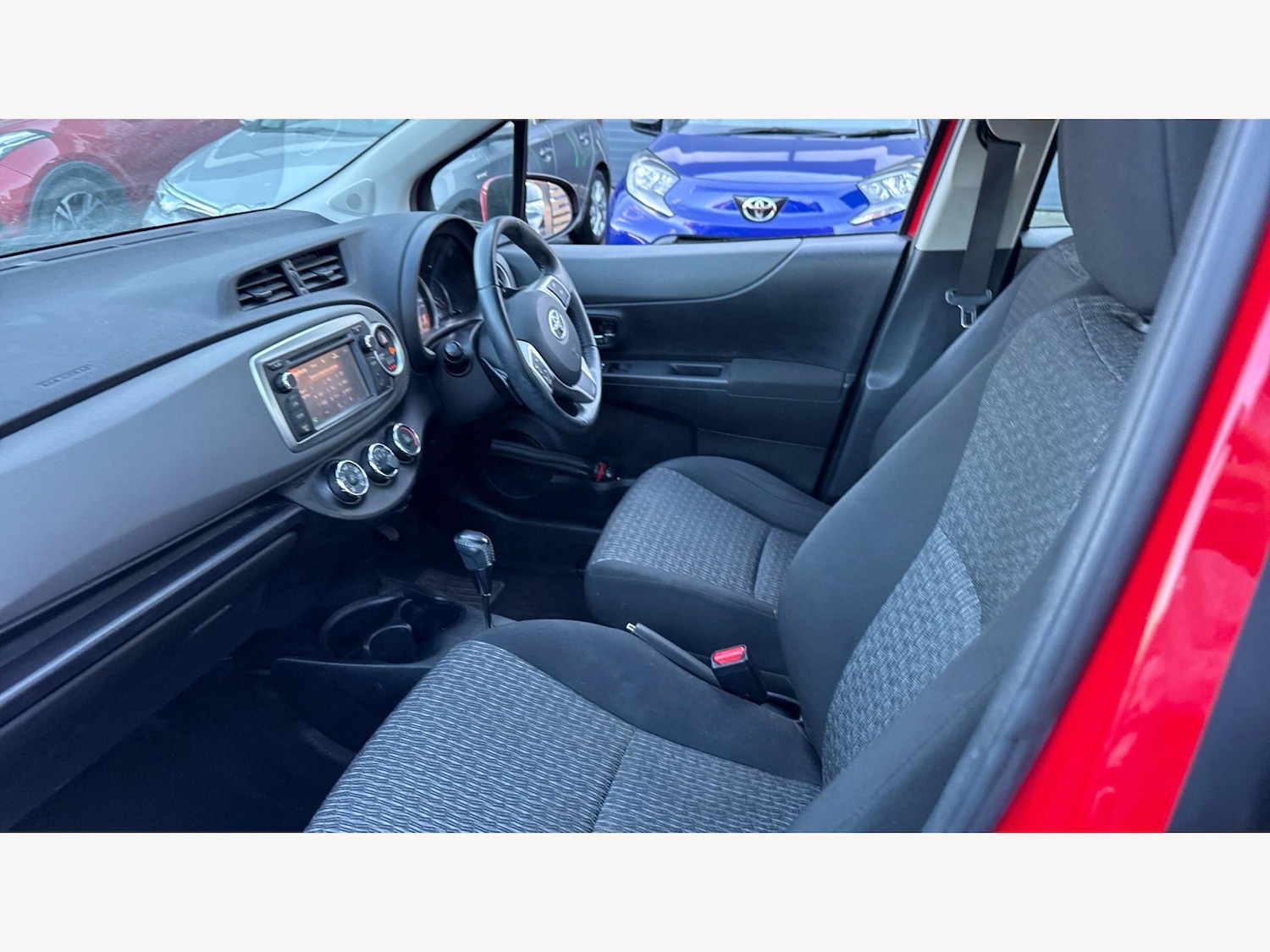 Used Toyota Yaris 2013 for sale - 77882384: Photo 12