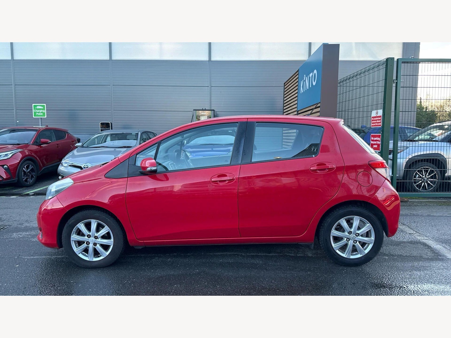 Used Toyota Yaris 2013 for sale - 77882384: Photo 19