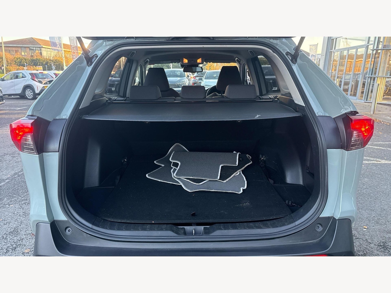 Used Toyota RAV4 2020 for sale - 76832732: Photo 16