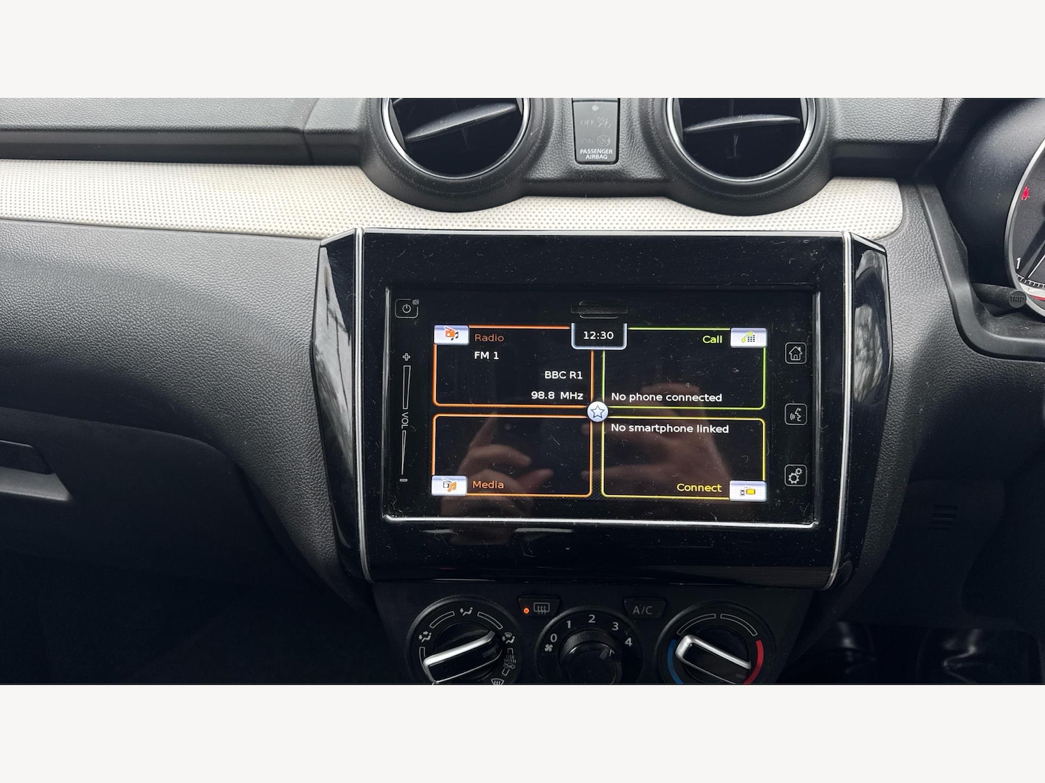 Used Suzuki Swift 2023 for sale - 76562072: Photo 9