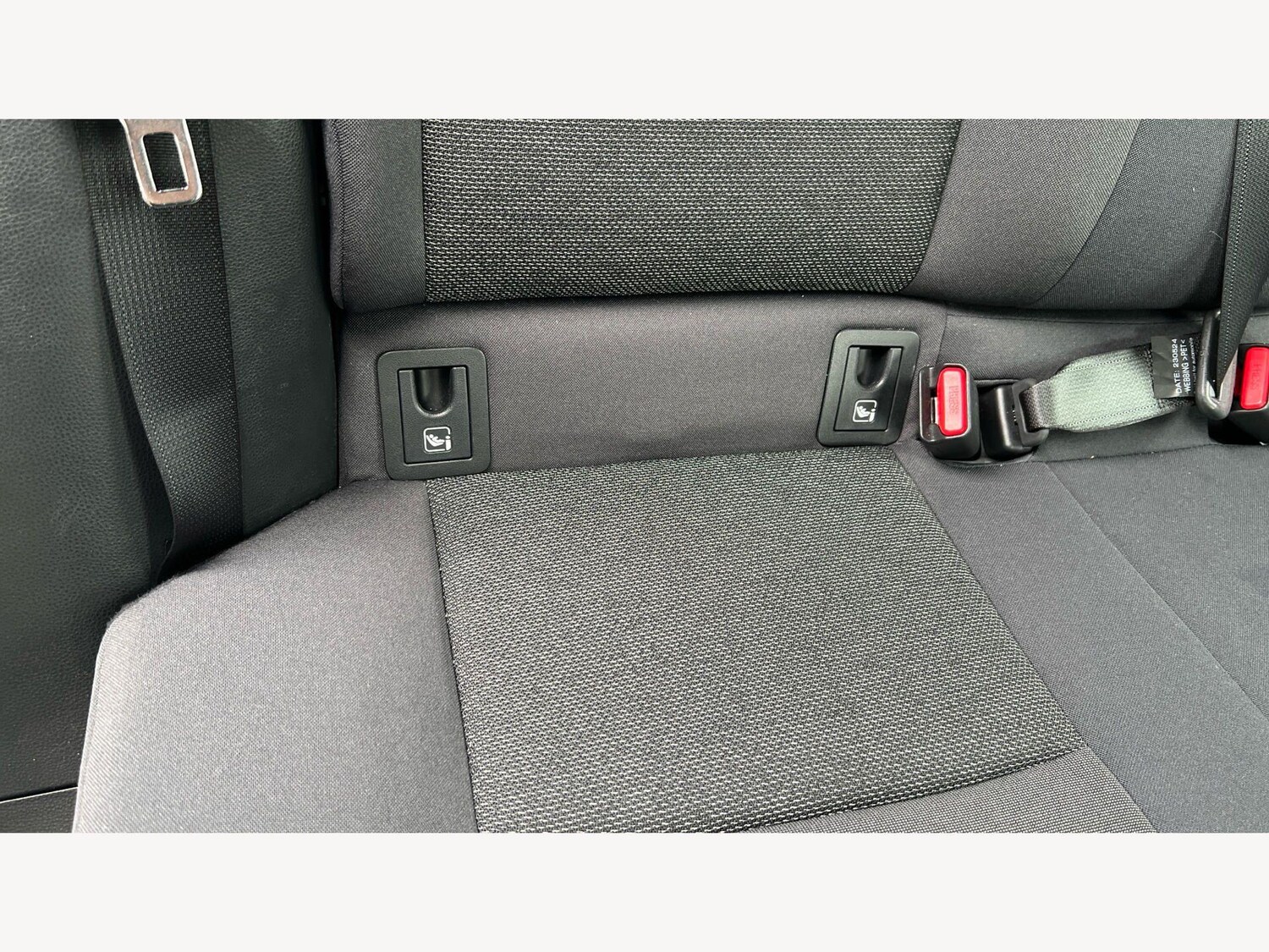 Used Toyota C-HR 2024 for sale - 78171103: Photo 16