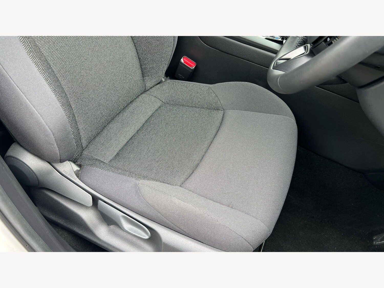 Used Toyota C-HR 2024 for sale - 78171103: Photo 19