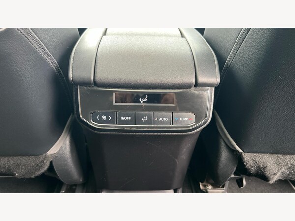 Used Toyota Highlander 2021 for sale - 76307313: Photo 25