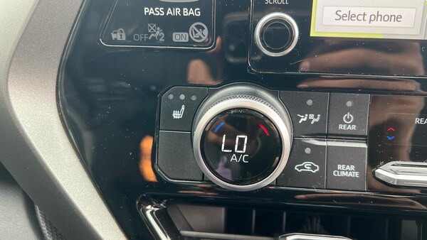 Used Toyota Highlander 2021 for sale - 76307313: Photo 35