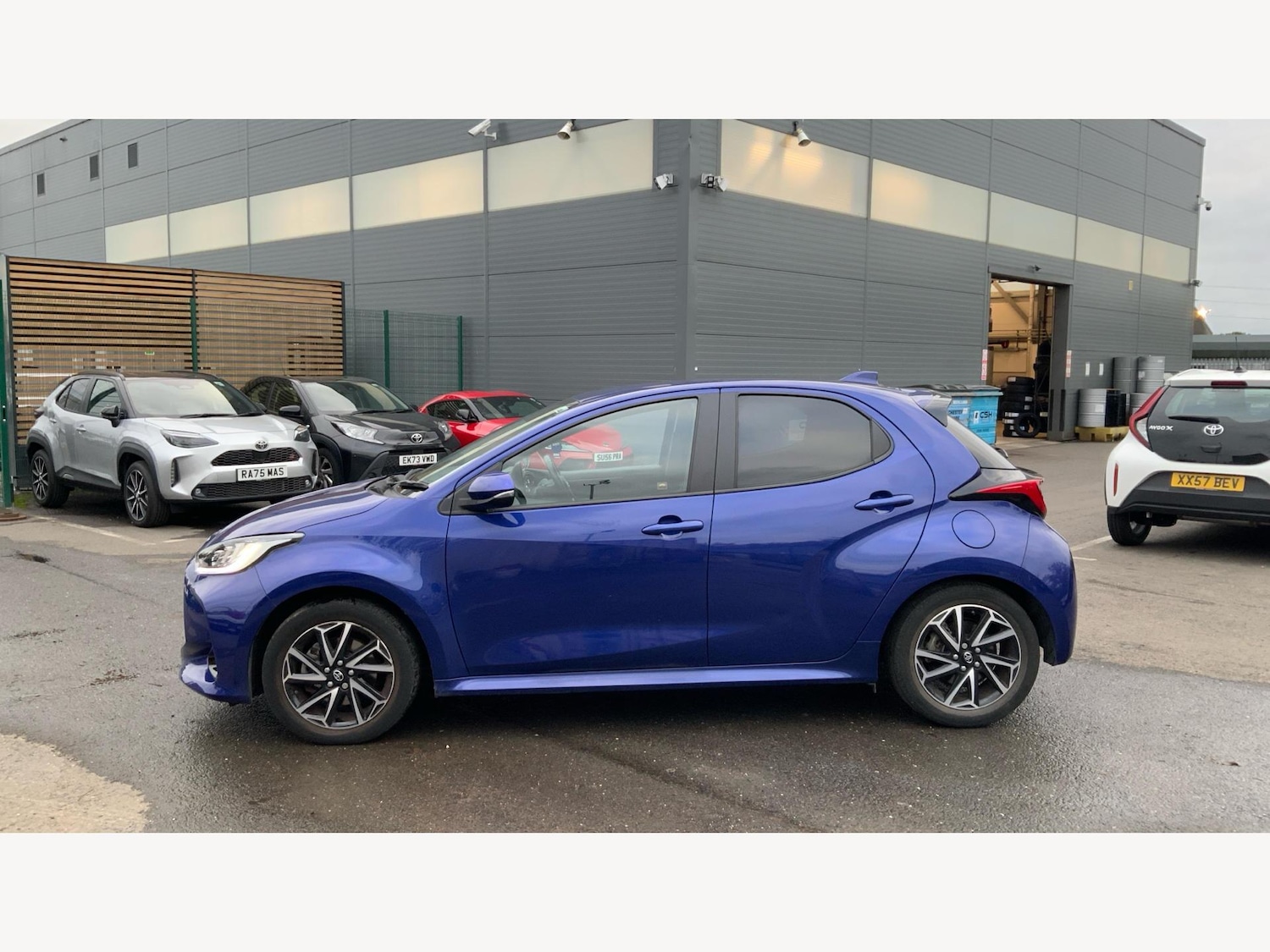 Used Toyota Yaris 2022 for sale - 76360423: Photo 19