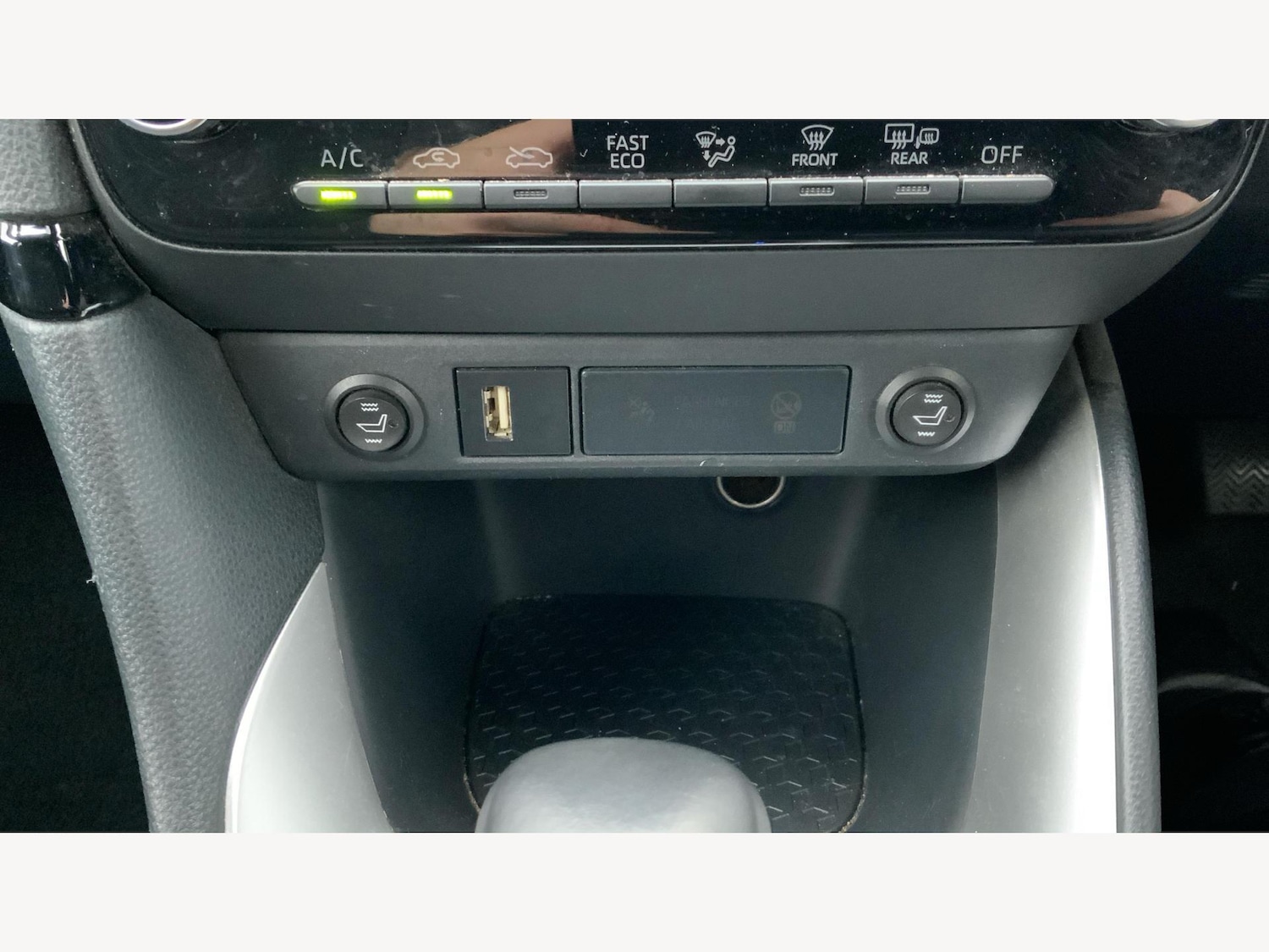 Used Toyota Yaris 2022 for sale - 76360423: Photo 26