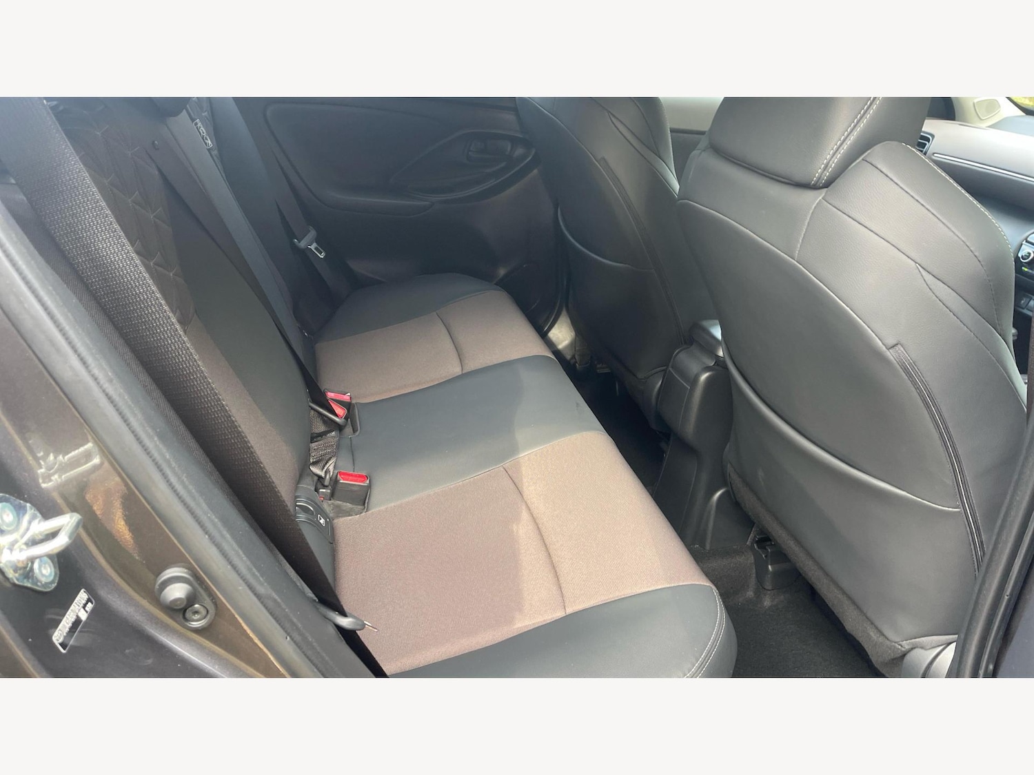 Used Toyota Yaris Cross 2024 for sale - 76550287: Photo 14