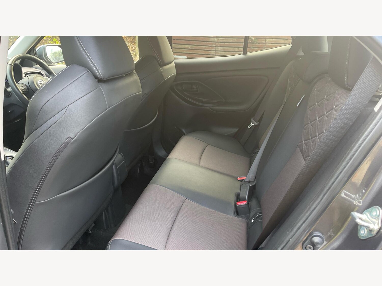 Used Toyota Yaris Cross 2024 for sale - 76550287: Photo 15