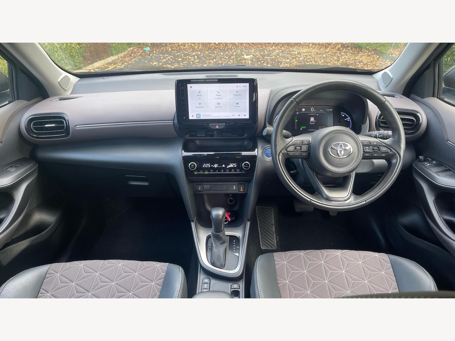 Used Toyota Yaris Cross 2024 for sale - 76550287: Photo 7