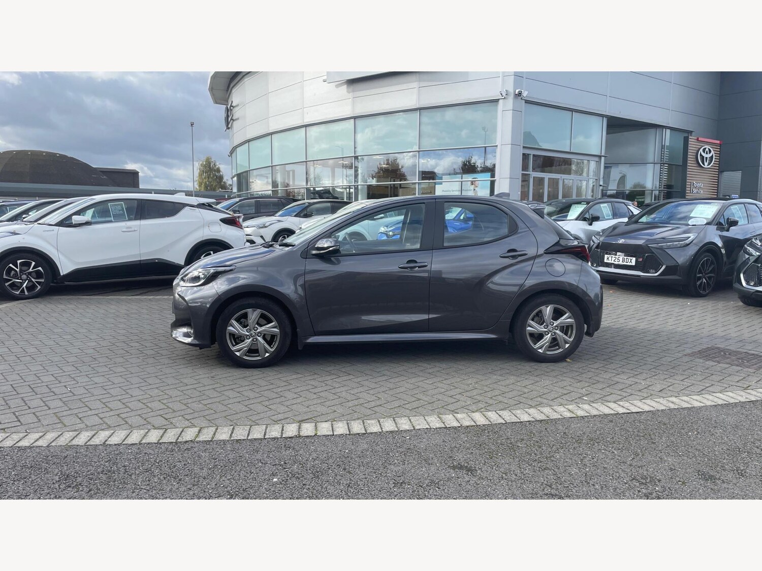 Used Toyota Yaris 2024 for sale - 76409417: Photo 19