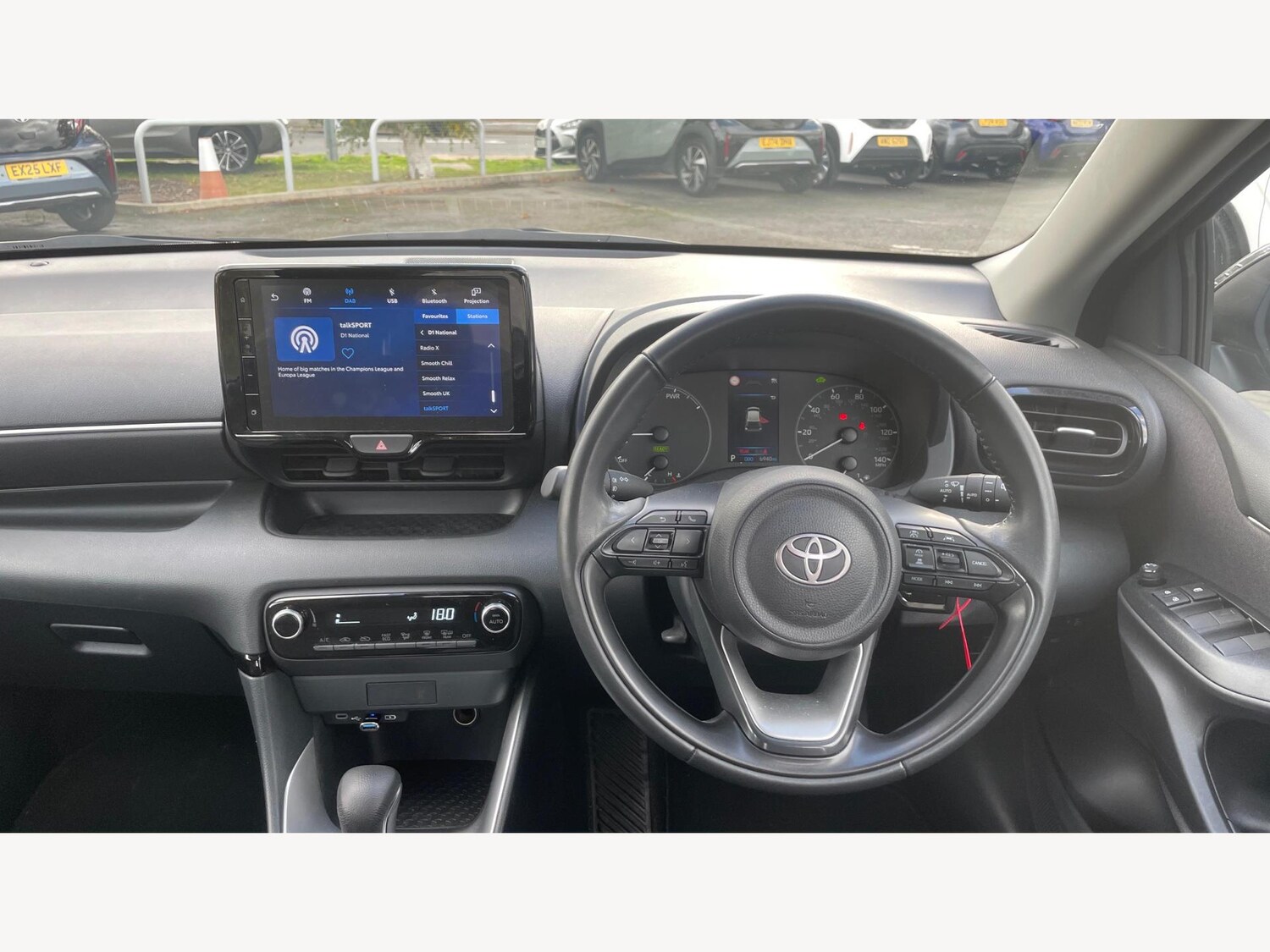 Used Toyota Yaris 2024 for sale - 76409417: Photo 8