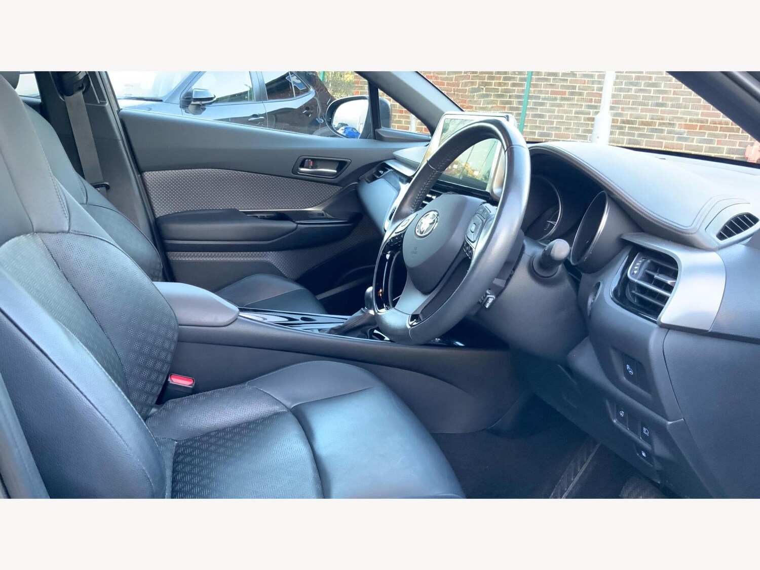 Used Toyota C-HR 2023 for sale - 77612352: Photo 13