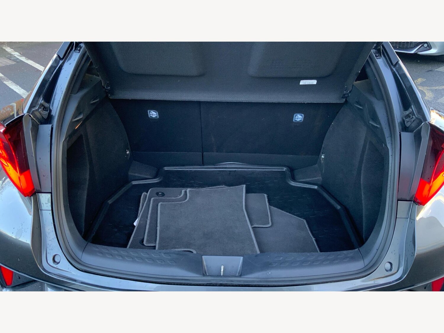 Used Toyota C-HR 2023 for sale - 77612352: Photo 16