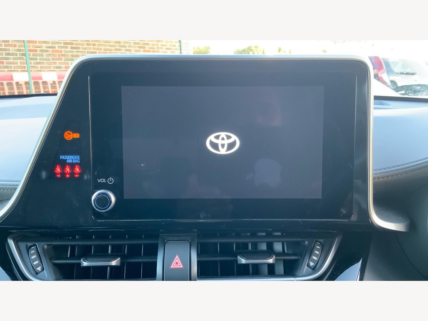 Used Toyota C-HR 2023 for sale - 77612352: Photo 9