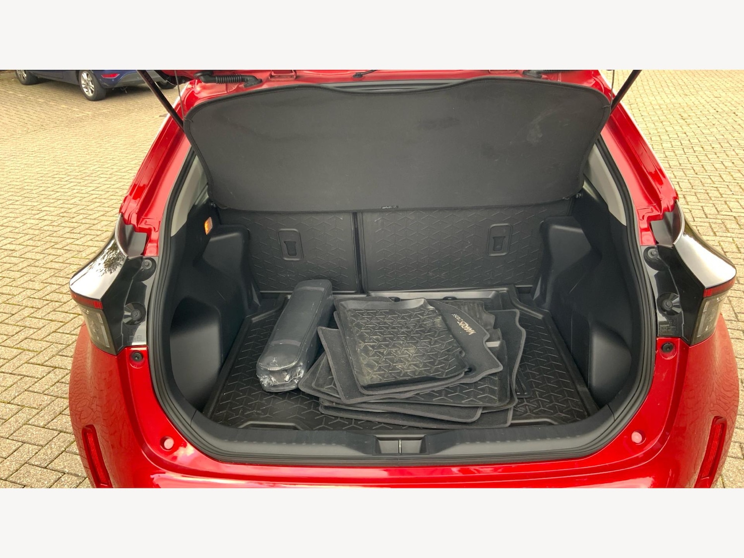 Used Toyota Yaris Cross 2024 for sale - 76399043: Photo 16