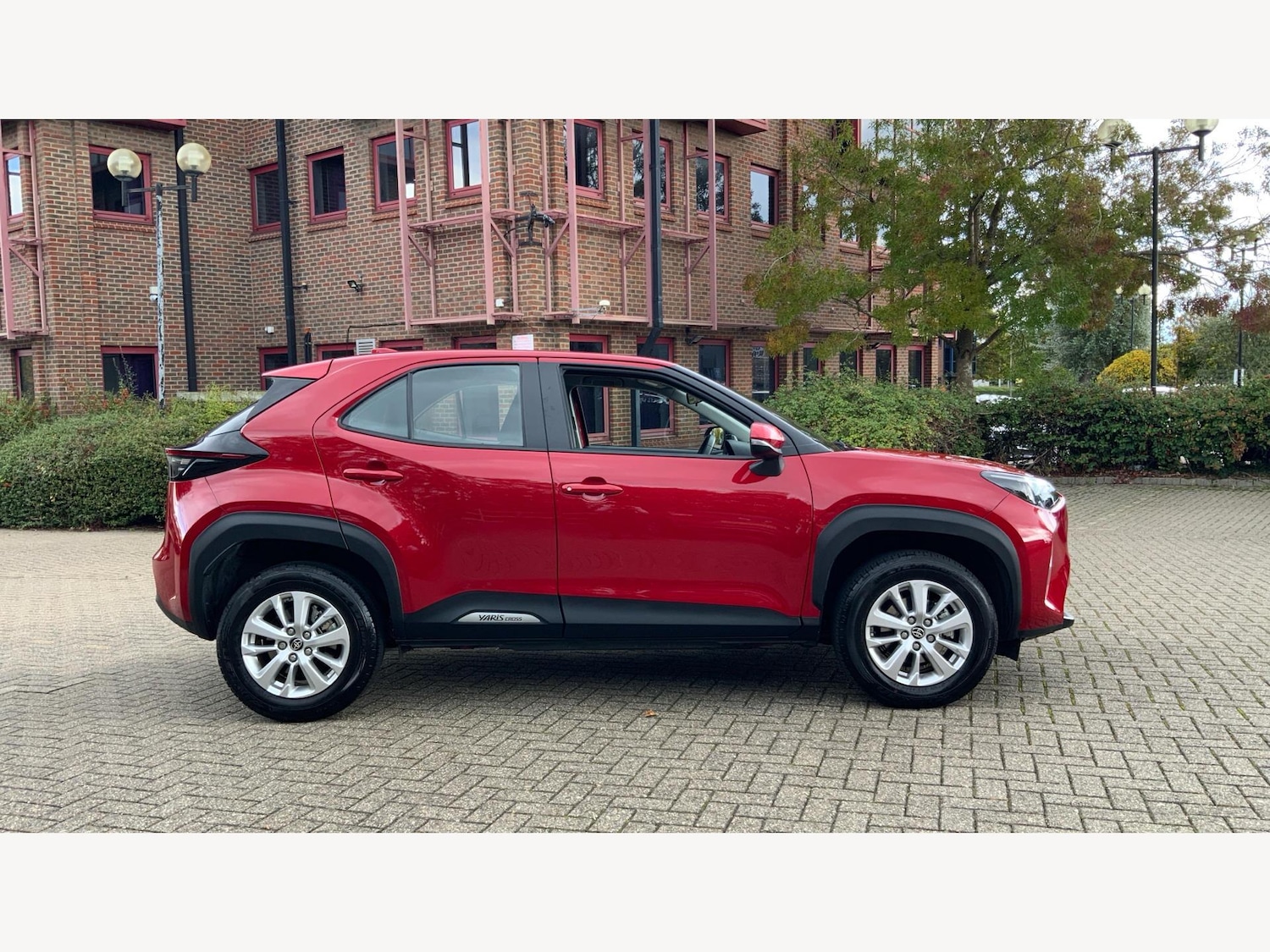 Used Toyota Yaris Cross 2024 for sale - 76399043: Photo 18