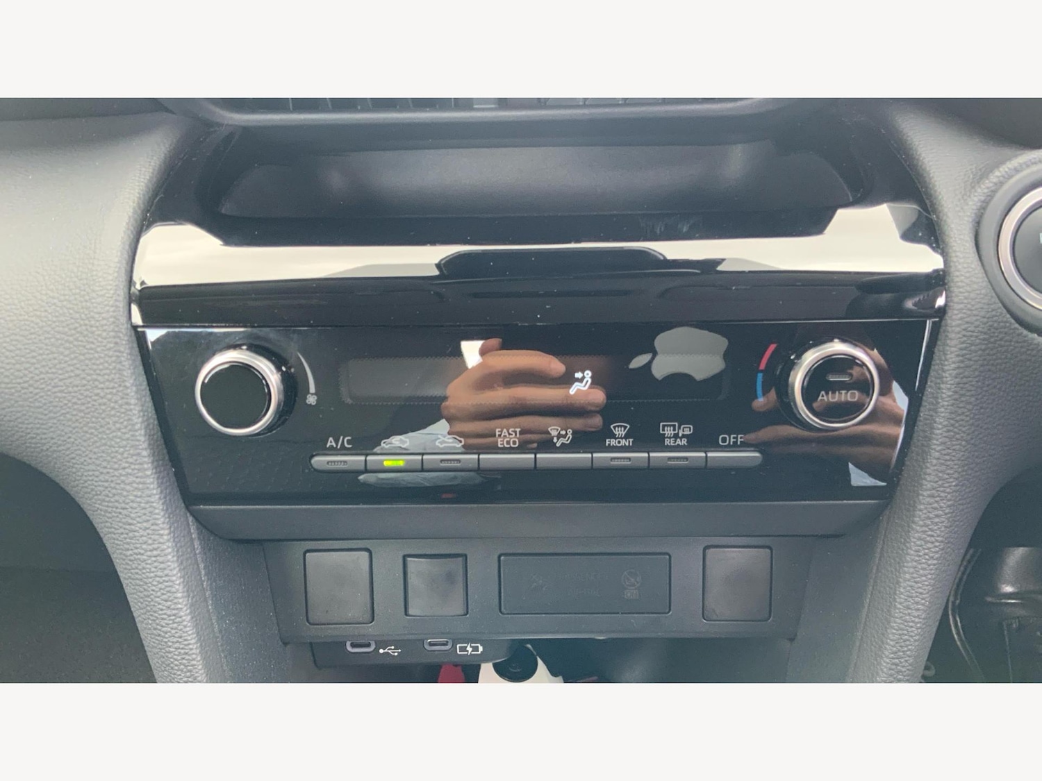 Used Toyota Yaris Cross 2024 for sale - 76399043: Photo 27