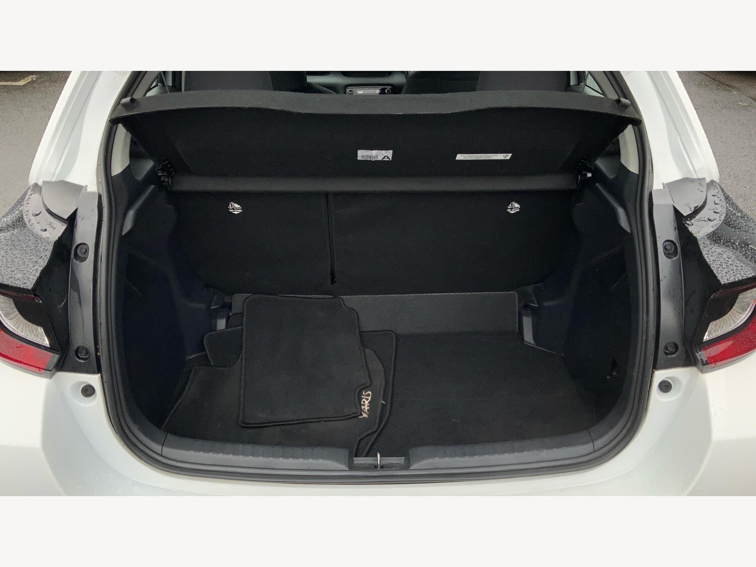 Used Toyota Yaris 2023 for sale - 76562107: Photo 16