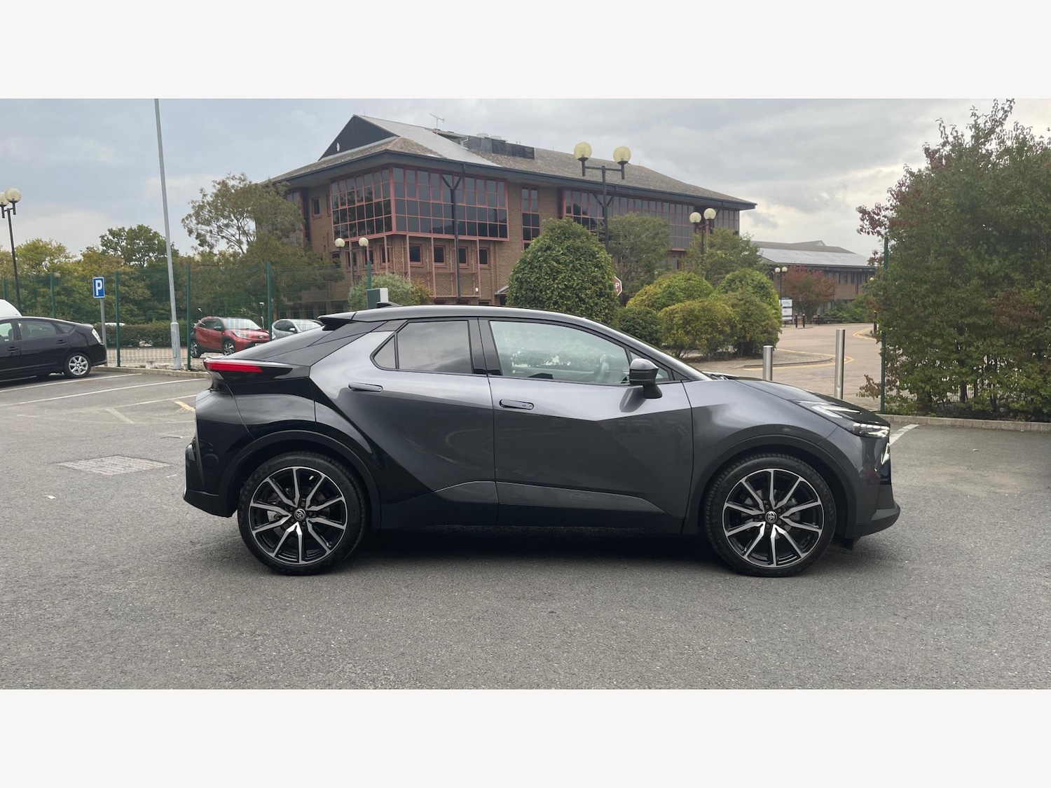 Used Toyota C-HR 2025 for sale - 76597047: Photo 18