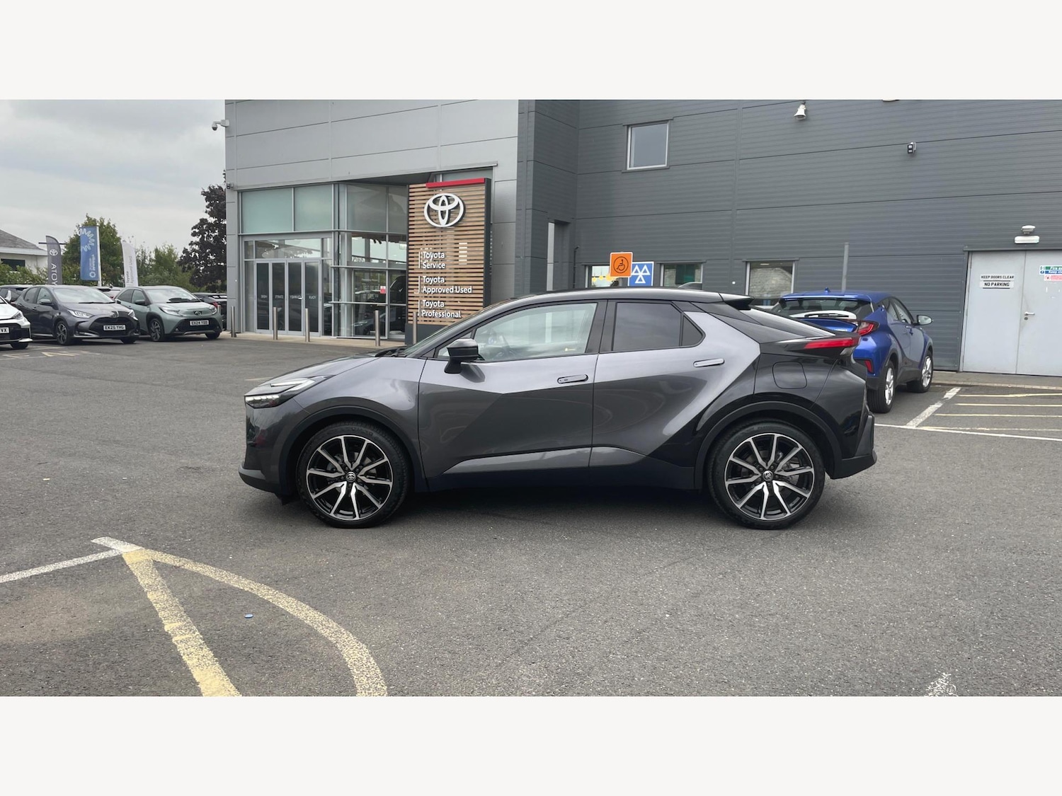 Used Toyota C-HR 2025 for sale - 76597047: Photo 19