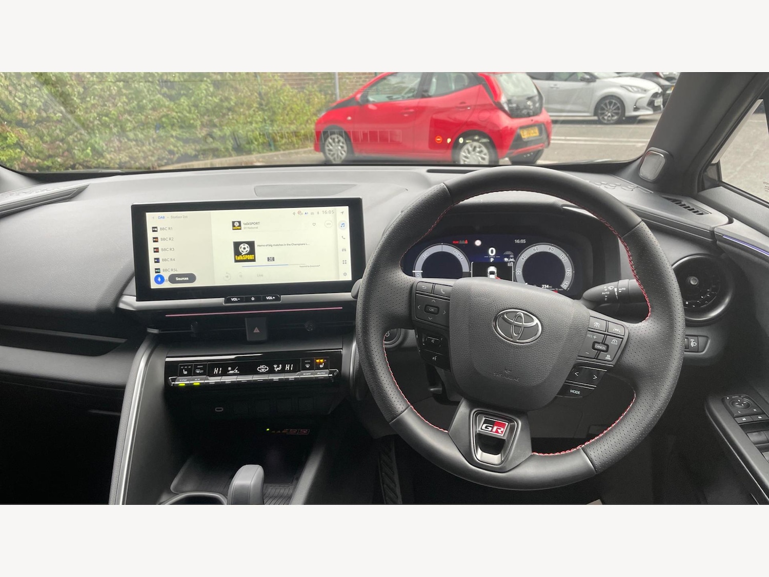 Used Toyota C-HR 2025 for sale - 76597047: Photo 8