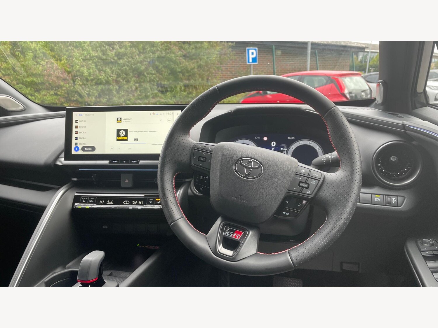 Used Toyota C-HR 2025 for sale - 77439866: Photo 10